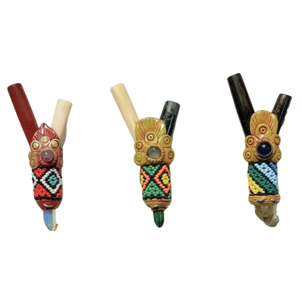 kuripe-mixto-tejido-mostacilla-totem-resina-punta-cuarzo-artesanal-1.webp