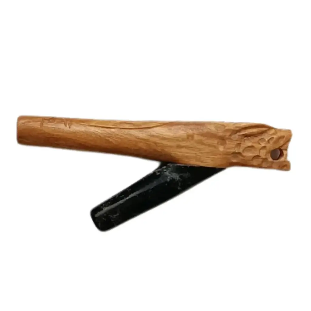 Kuripe Tallado en Madera Mixta