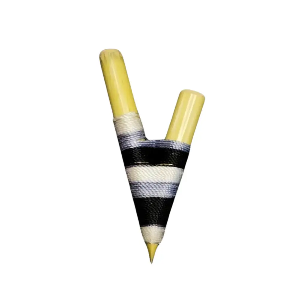 Kuripe con Tejido de Hilos de Colores